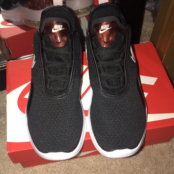 NIKE 6.5 air max motion 2 - Picture 2 of 5
